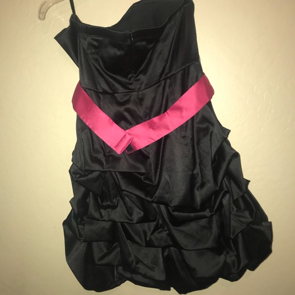 Dress - Picture 3 of 4